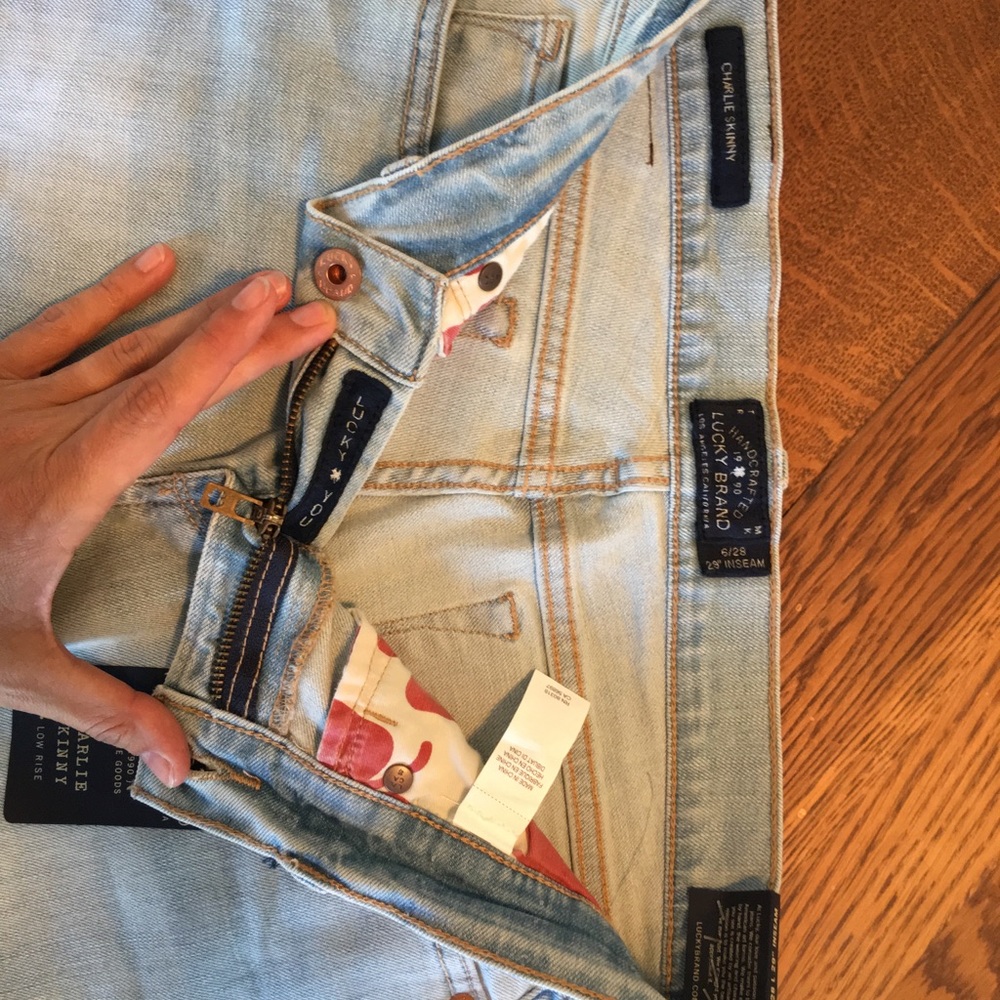 Lucky Brand light wash denim jeans